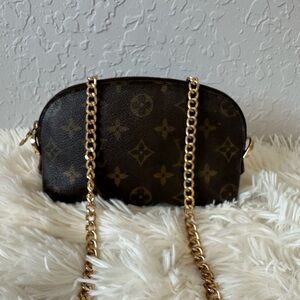 Authentic Louis Vuitton Cosmetic Pochette